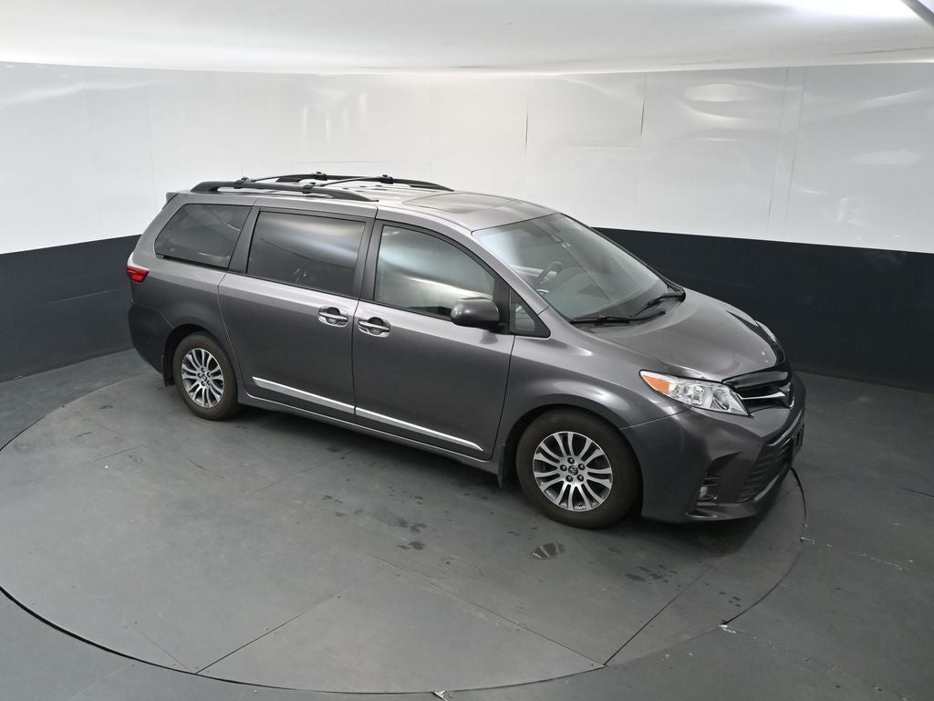 2020 Toyota Sienna XLE 8 Passenger