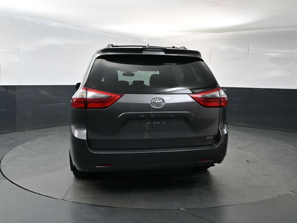 2020 Toyota Sienna XLE 8 Passenger