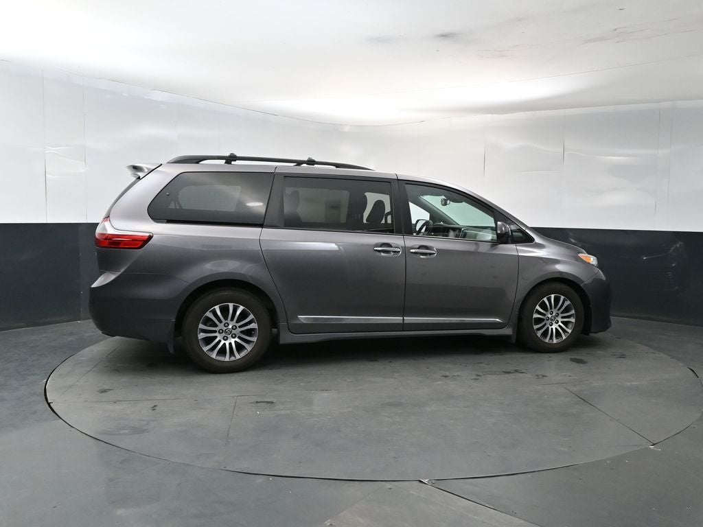 2020 Toyota Sienna XLE 8 Passenger