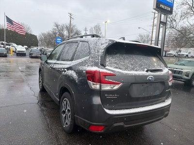 2023 Subaru Forester Premium AWD