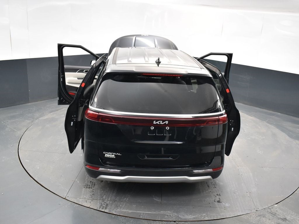 2024 Kia Carnival LX