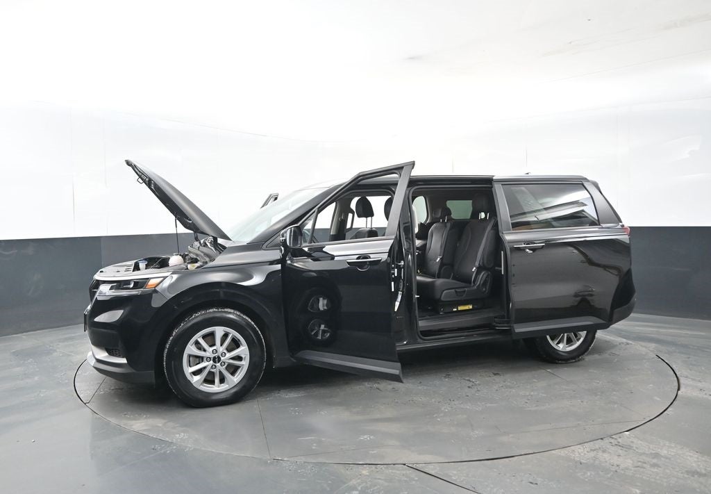 2024 Kia Carnival LX