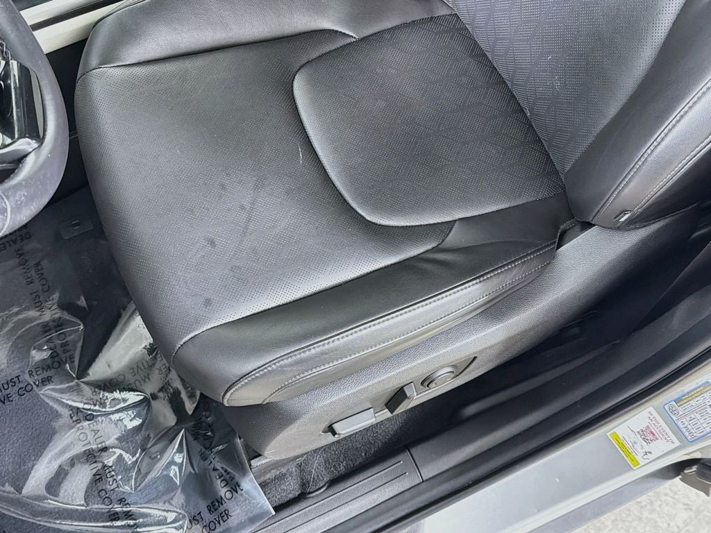 2023 Kia Carnival LX Seat Package