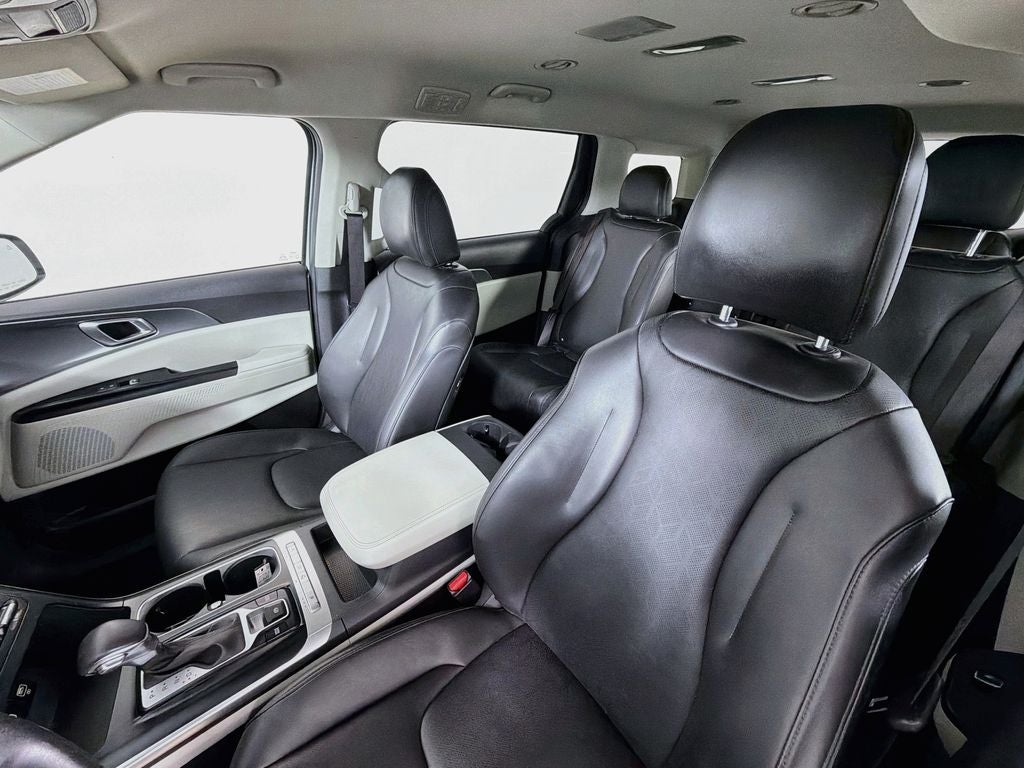 2023 Kia Carnival LX Seat Package