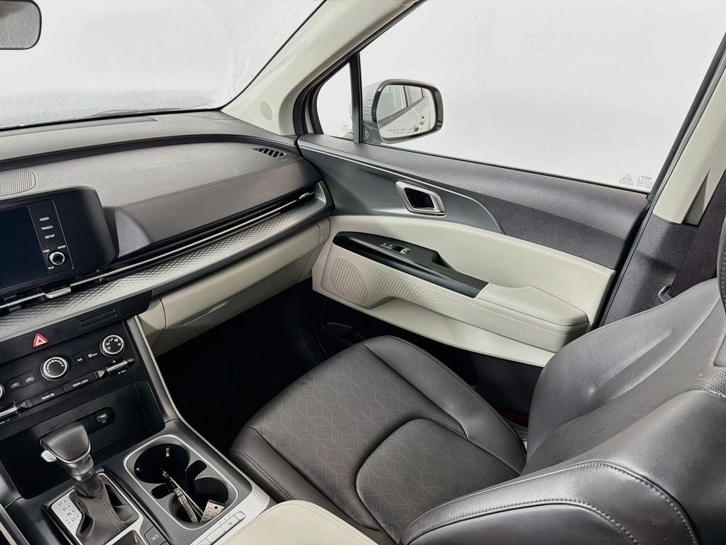 2023 Kia Carnival LX Seat Package