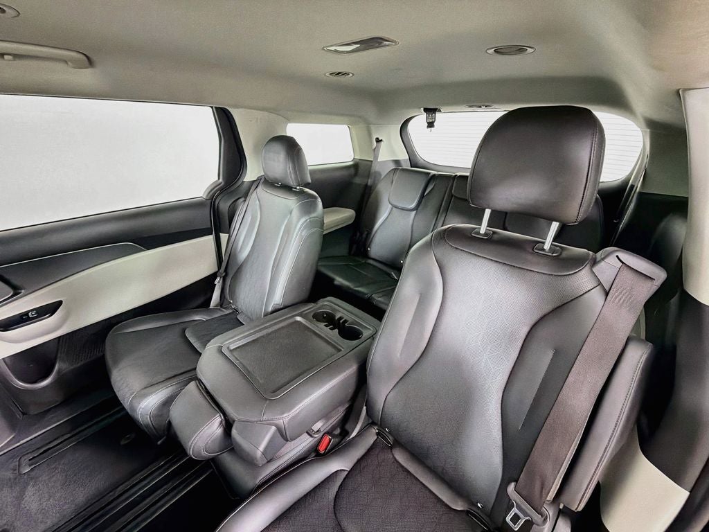 2023 Kia Carnival LX Seat Package