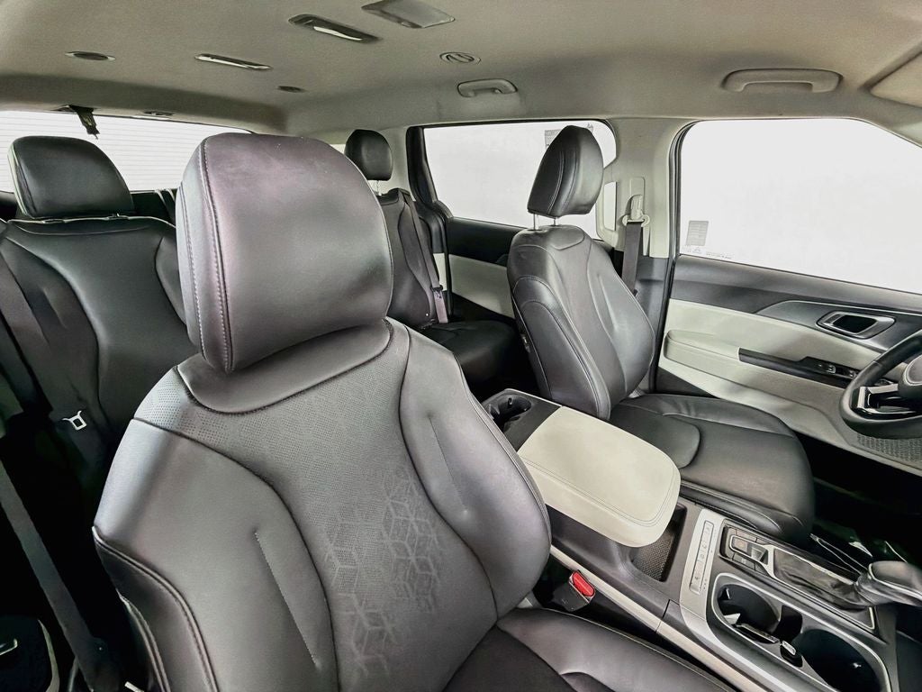 2023 Kia Carnival LX Seat Package