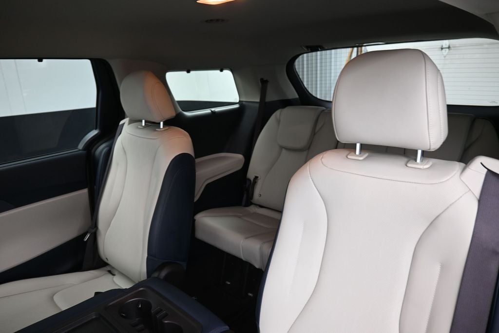 2025 Kia Carnival EX