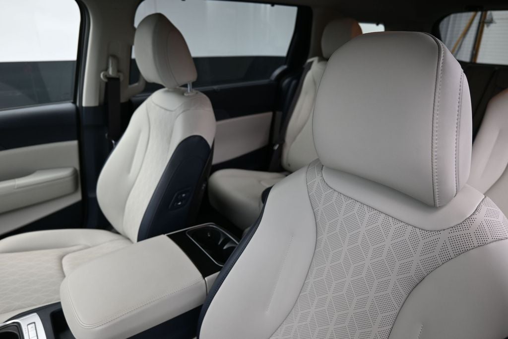 2025 Kia Carnival EX