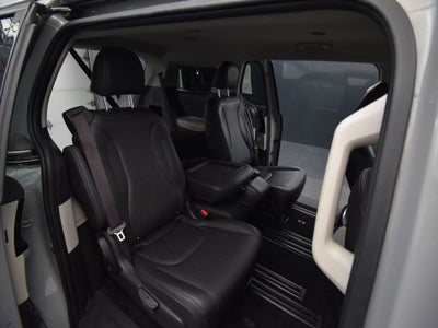 2023 Kia Carnival SX