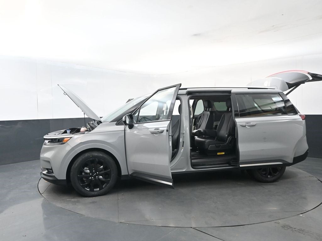 2023 Kia Carnival SX