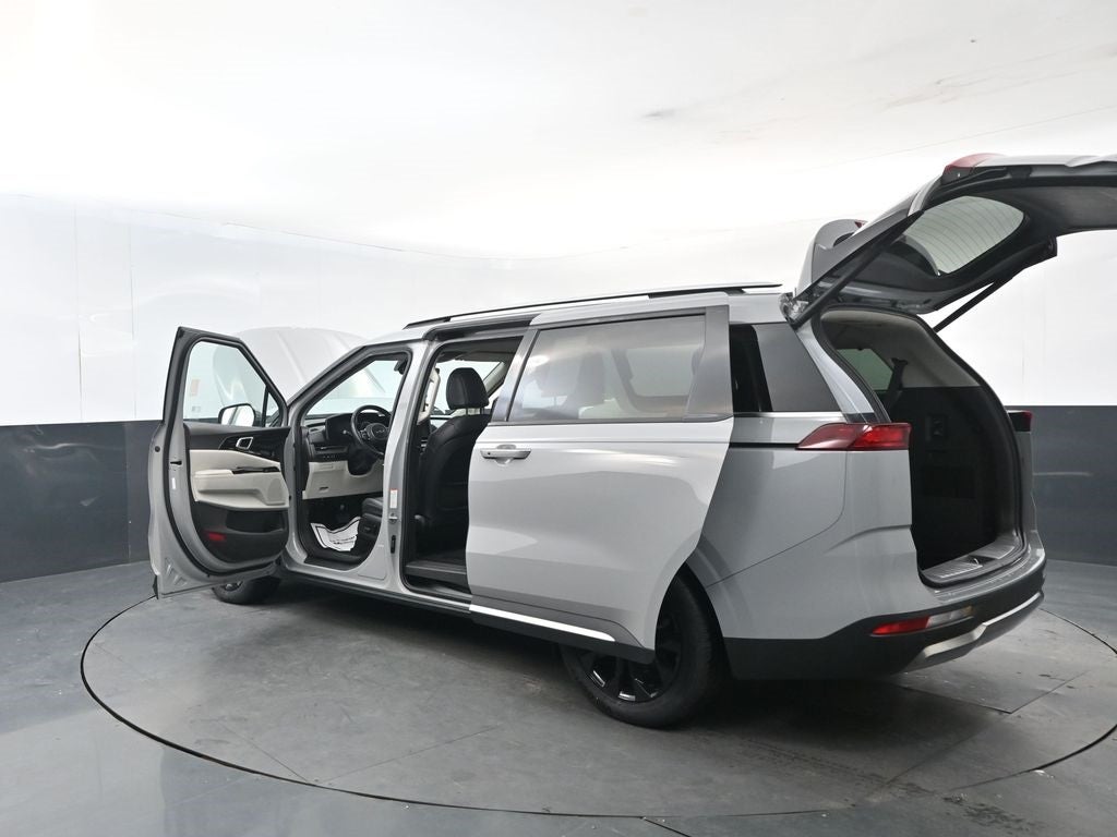 2023 Kia Carnival SX