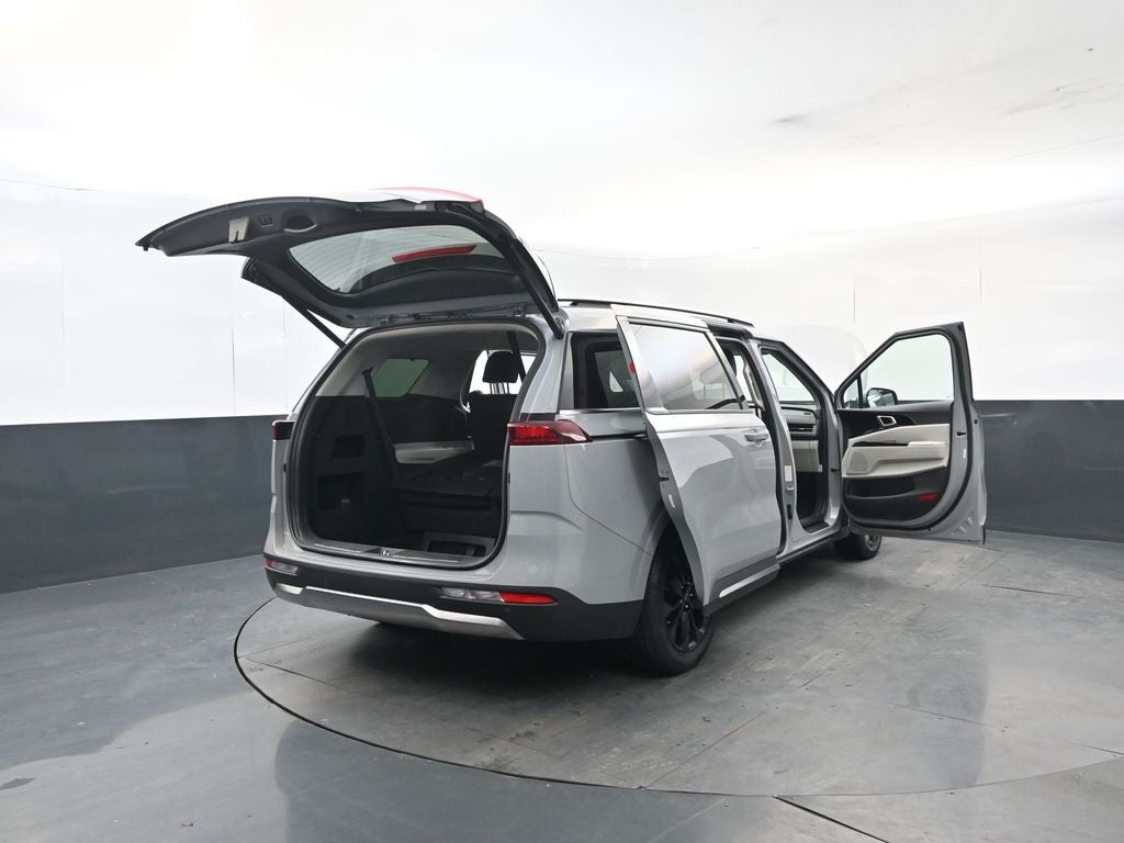 2023 Kia Carnival SX