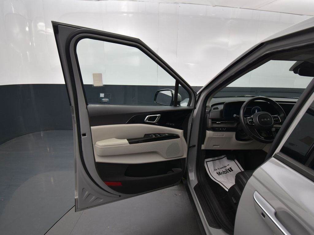 2023 Kia Carnival SX