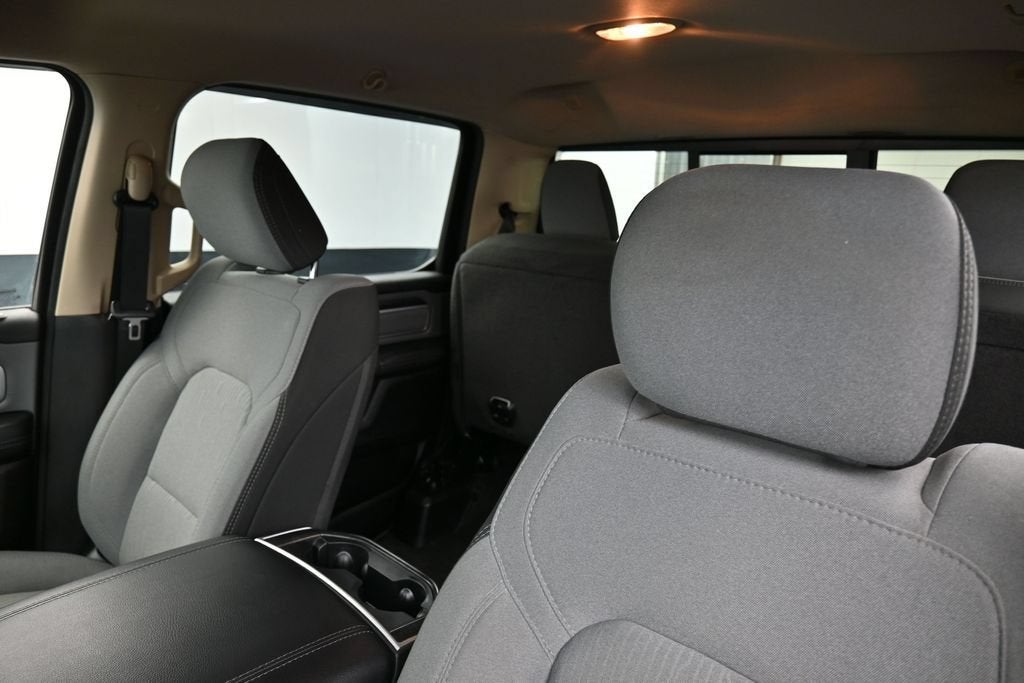 2020 RAM 1500 Big Horn Crew Cab 4x4 5'7" Box