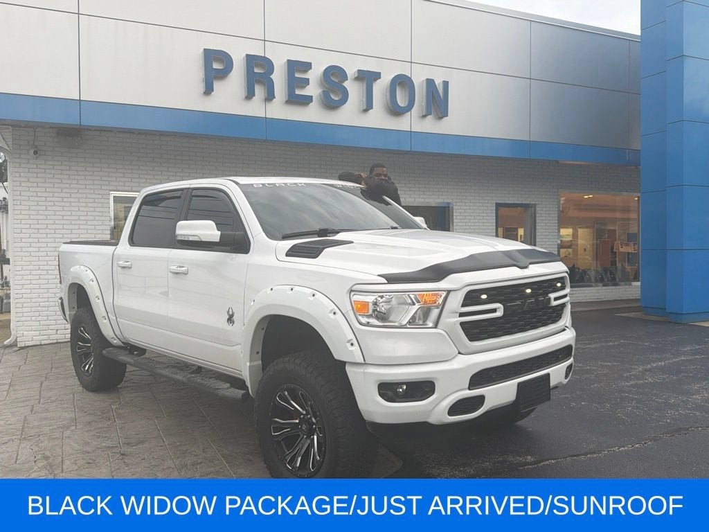 2022 RAM 1500 Big Horn Crew Cab 4x4 5'7" Box