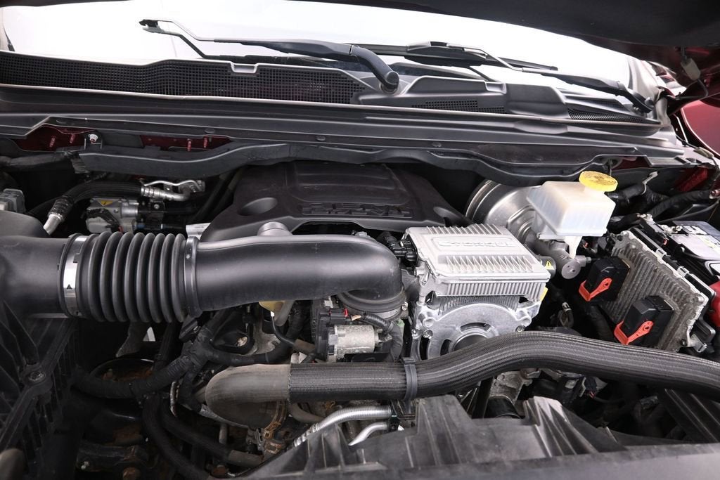 2019 RAM 1500 Laramie Crew Cab 4x4 6'4" Box