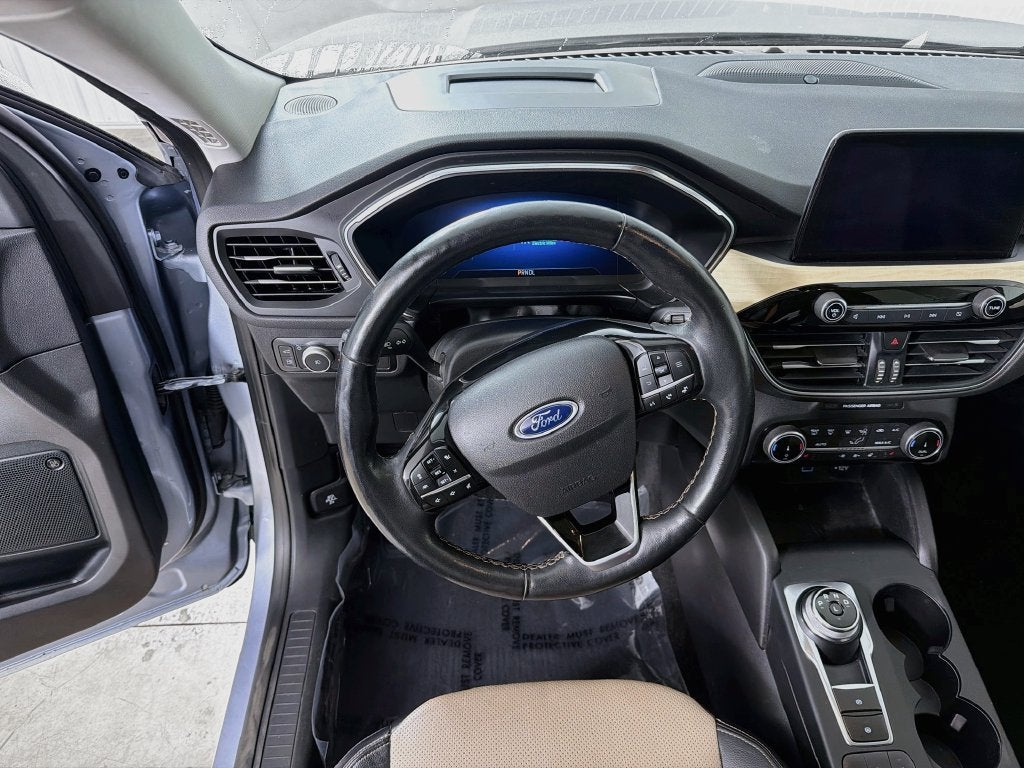 2022 Ford Escape Titanium Hybrid