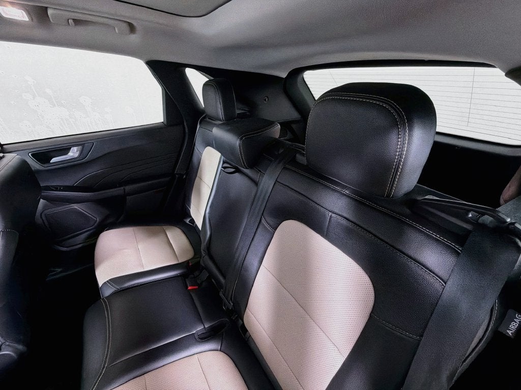 2022 Ford Escape Titanium Hybrid