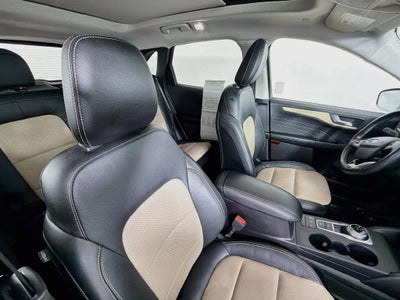 2022 Ford Escape Titanium Hybrid