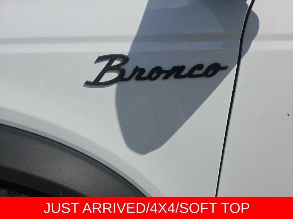 2022 Ford Bronco Base