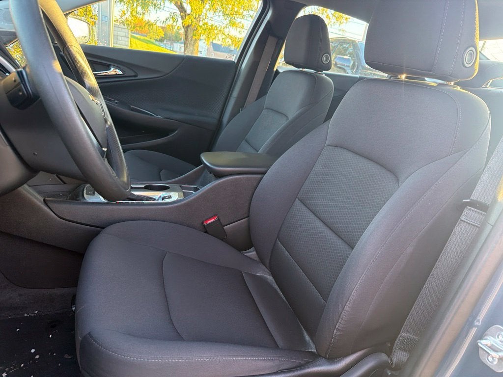 2025 Chevrolet Malibu LS