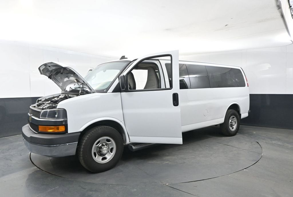 2019 Chevrolet Express Passenger 3500 LT