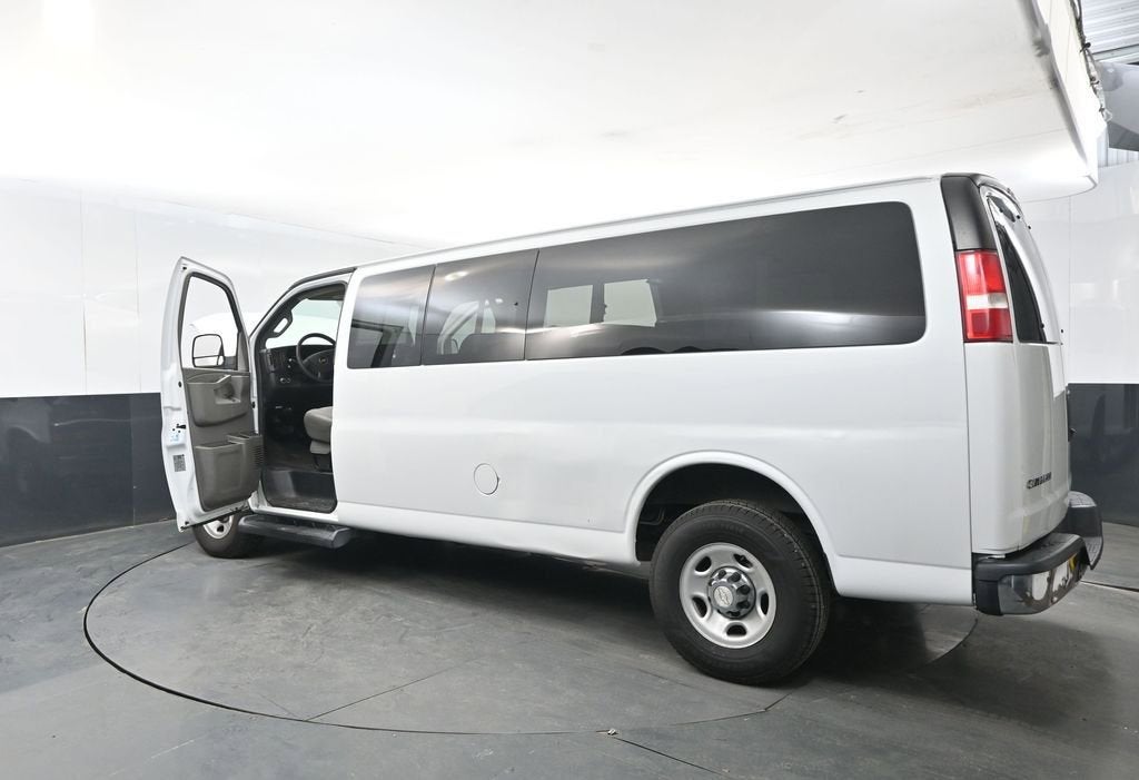 2019 Chevrolet Express Passenger 3500 LT