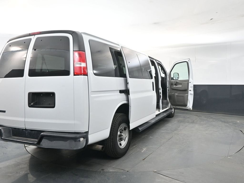 2019 Chevrolet Express Passenger 3500 LT