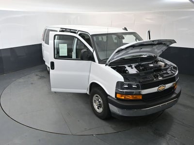 2025 Chevrolet Express Passenger 1LT