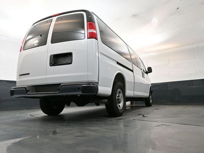 2025 Chevrolet Express Passenger 1LT