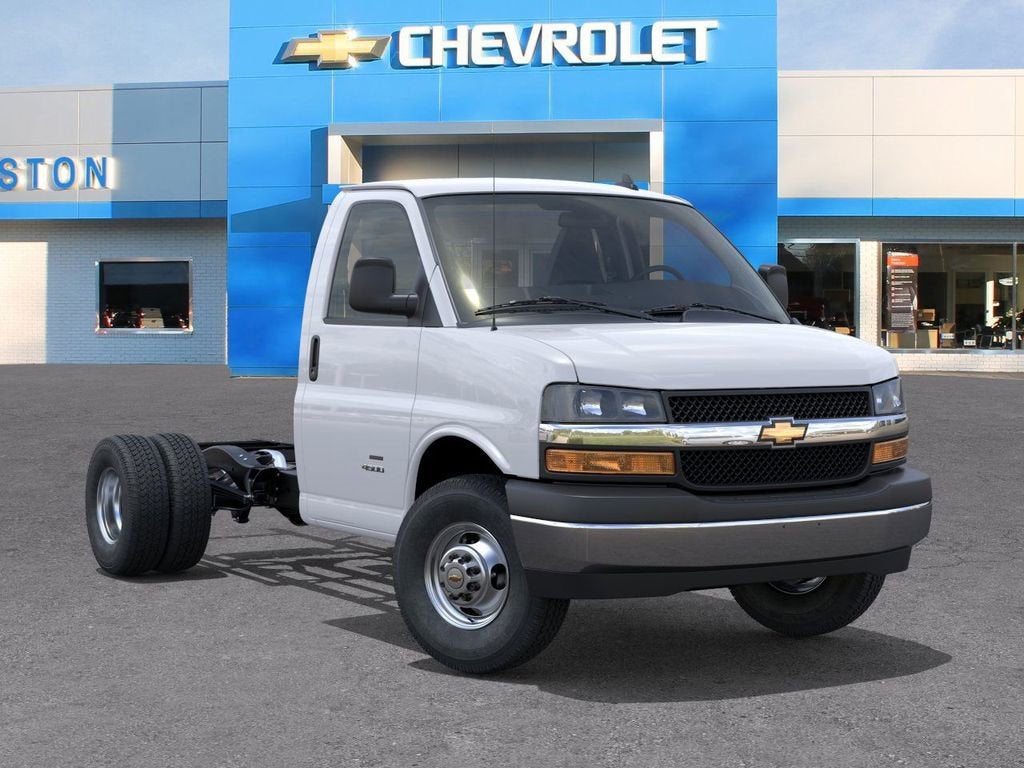 2025 Chevrolet Express Cutaway 3500 1WT