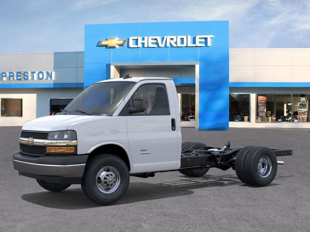 2025 Chevrolet Express Cutaway 3500 1WT