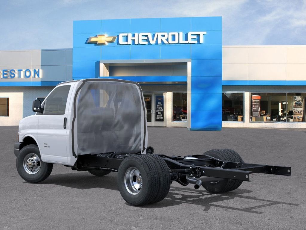 2025 Chevrolet Express Cutaway 3500 1WT