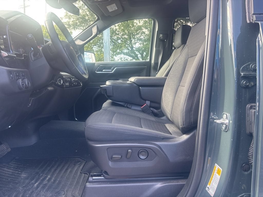 2025 Chevrolet Silverado 1500 LT (2FL)