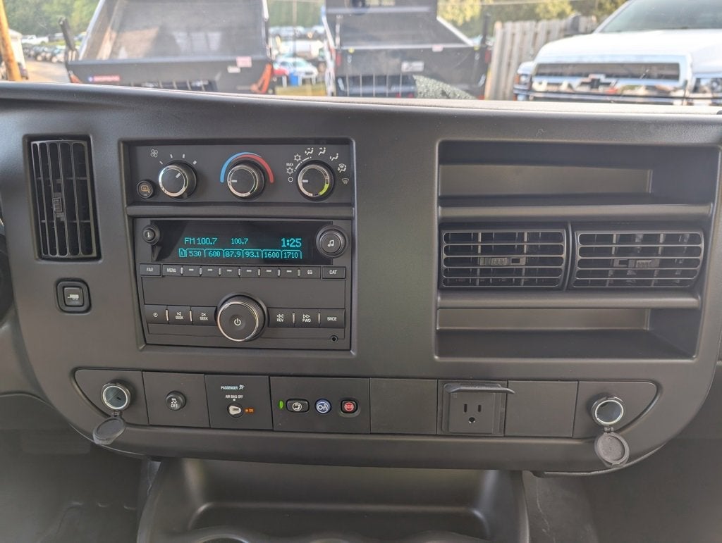 2025 Chevrolet Express Cargo 2500 WT