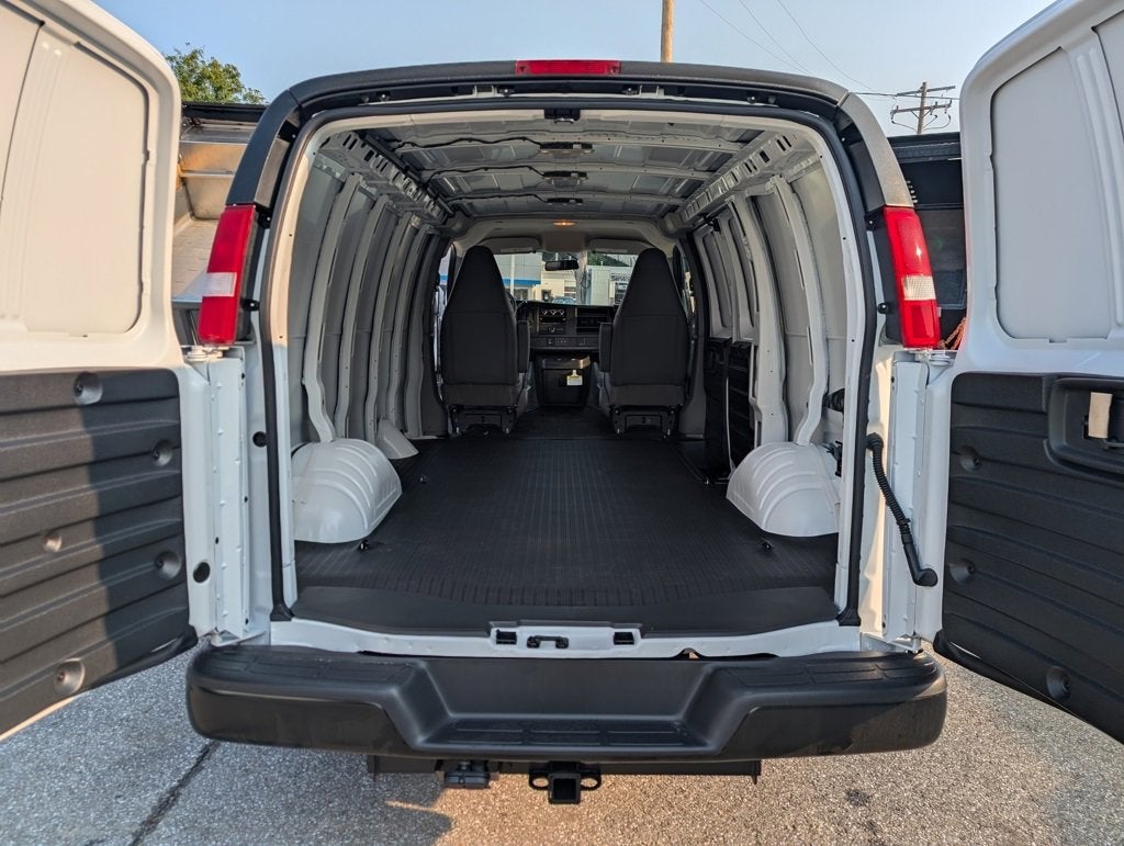 2025 Chevrolet Express Cargo 2500 WT