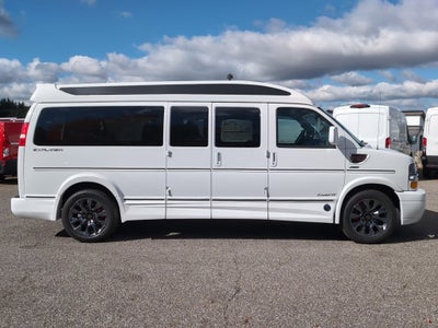 2025 Chevrolet Express Cargo 2500 WT