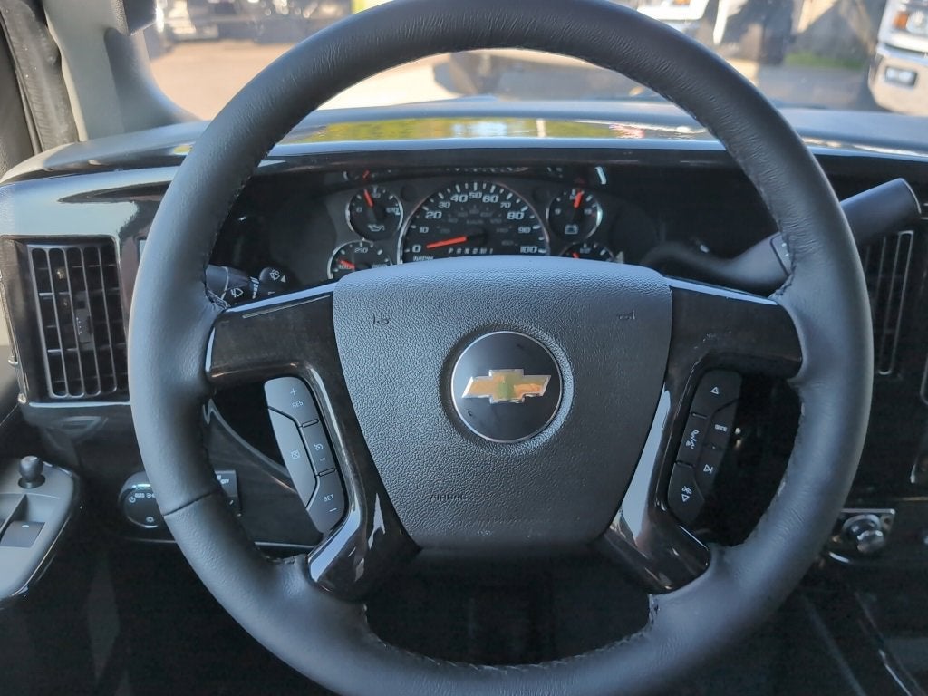 2025 Chevrolet Express Cargo 2500 WT