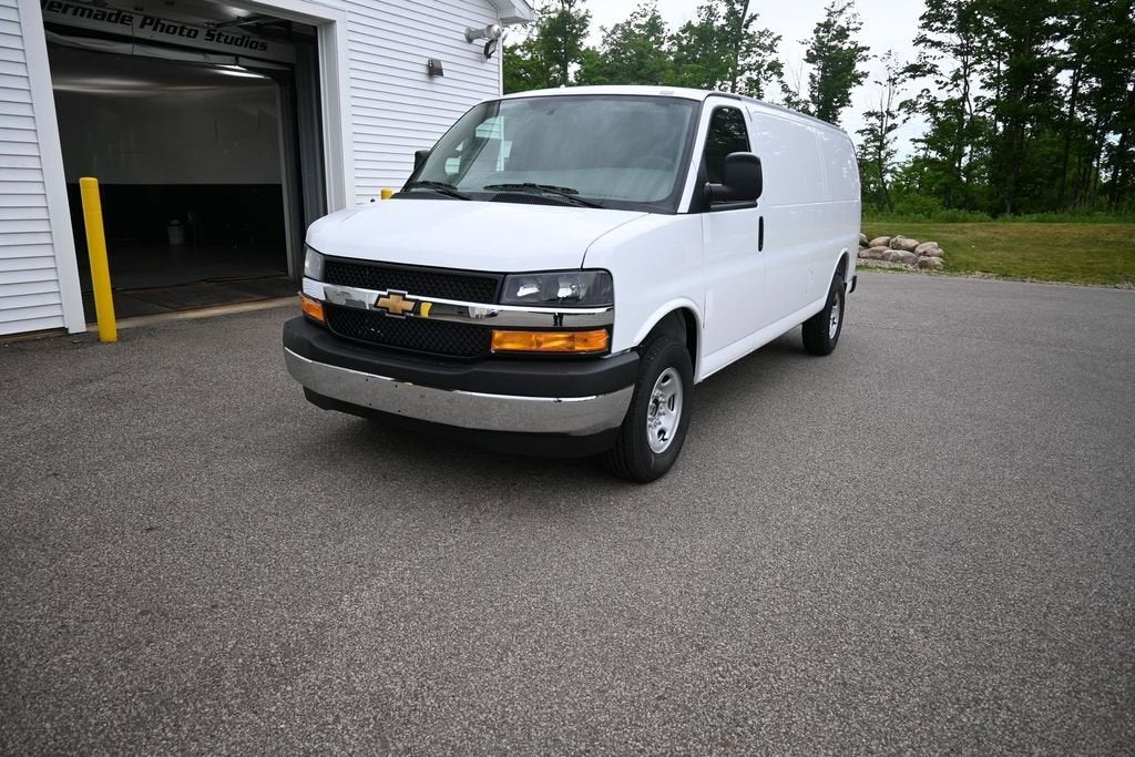 2026 Chevrolet Express Cargo WT