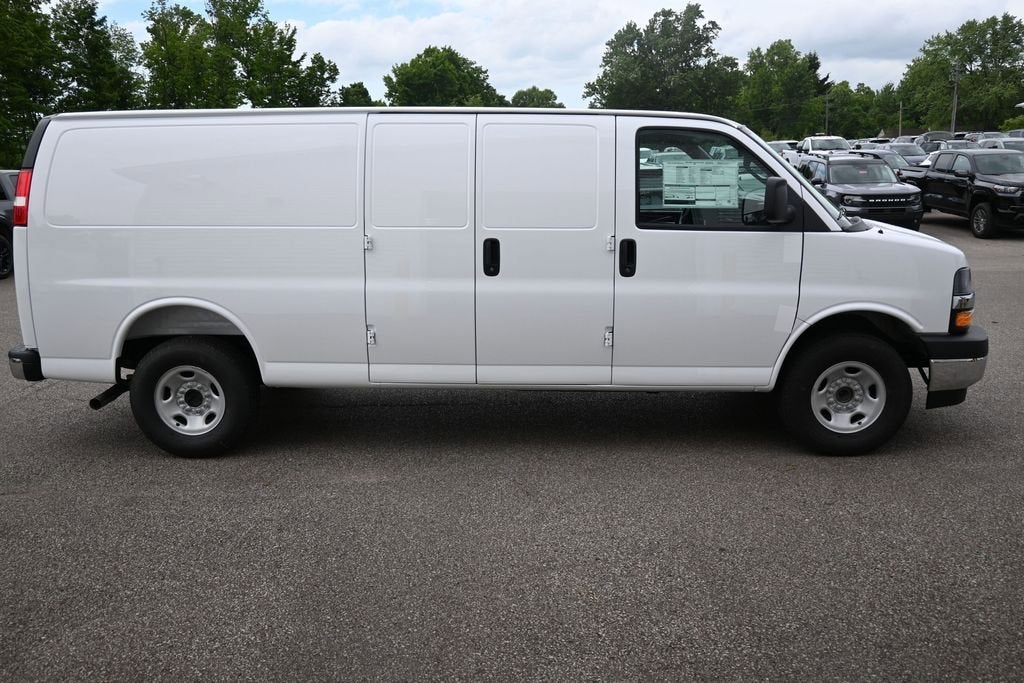 2026 Chevrolet Express Cargo WT