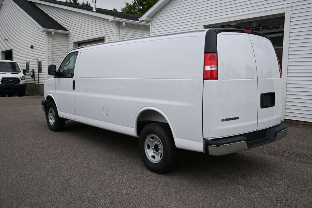2026 Chevrolet Express Cargo WT