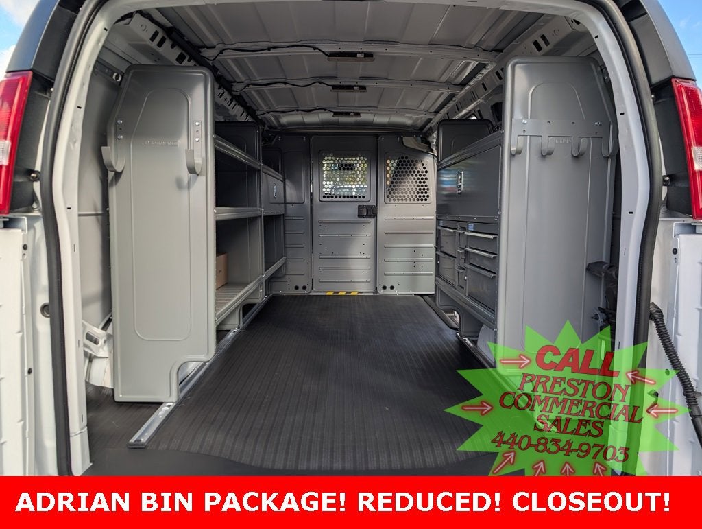 2025 Chevrolet Express Cargo 3500 WT