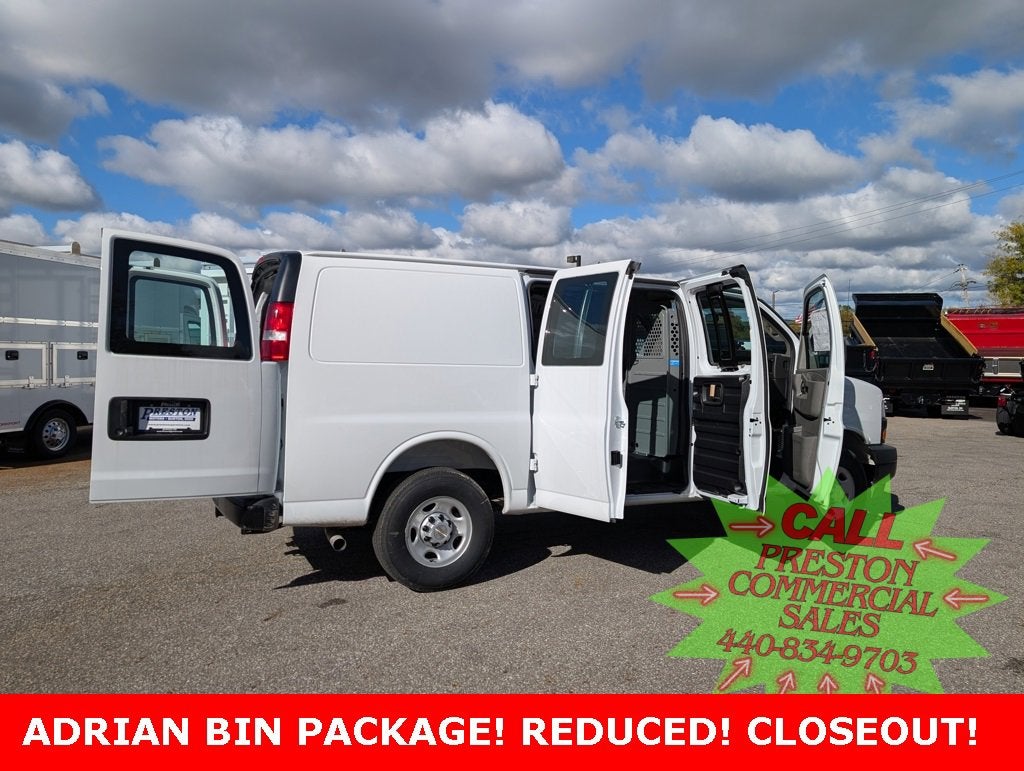 2025 Chevrolet Express Cargo 3500 WT