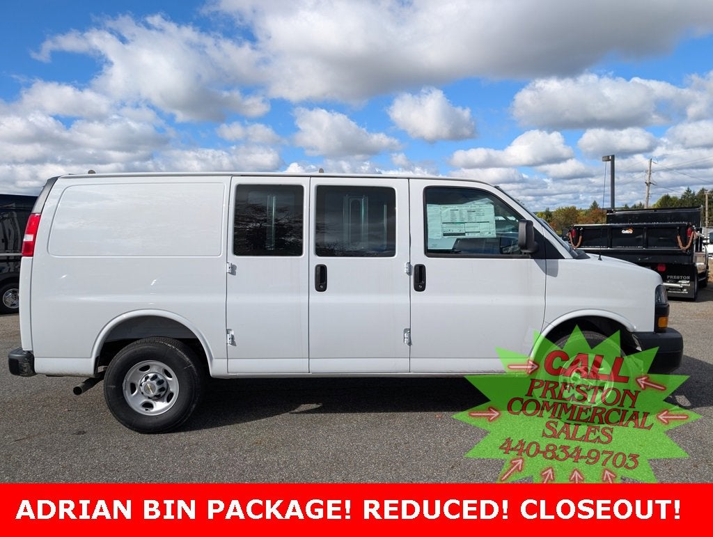2025 Chevrolet Express Cargo 3500 WT
