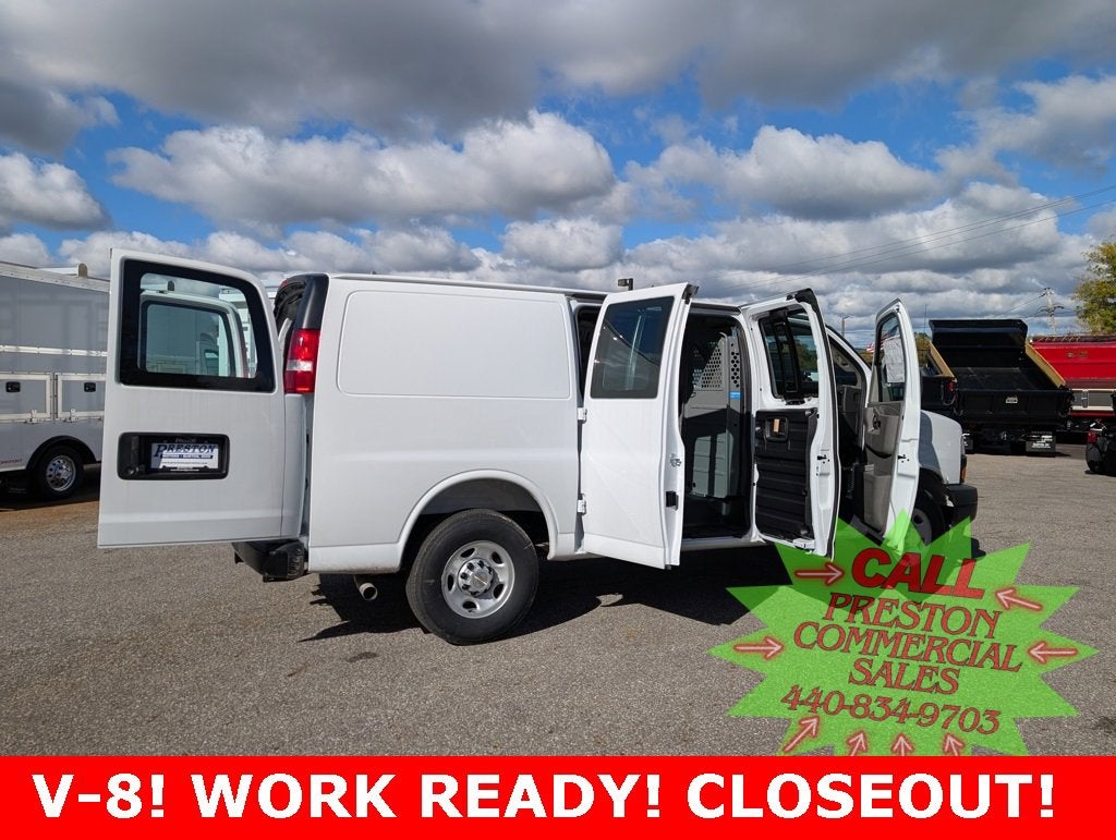2025 Chevrolet Express Cargo 3500 WT