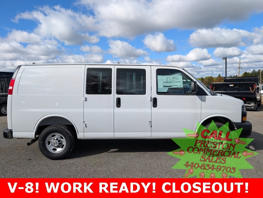 2025 Chevrolet Express Cargo 3500 WT