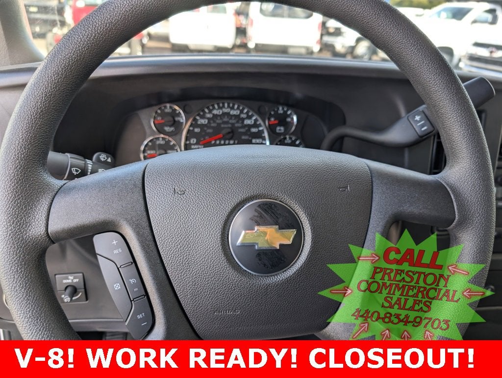 2025 Chevrolet Express Cargo 3500 WT