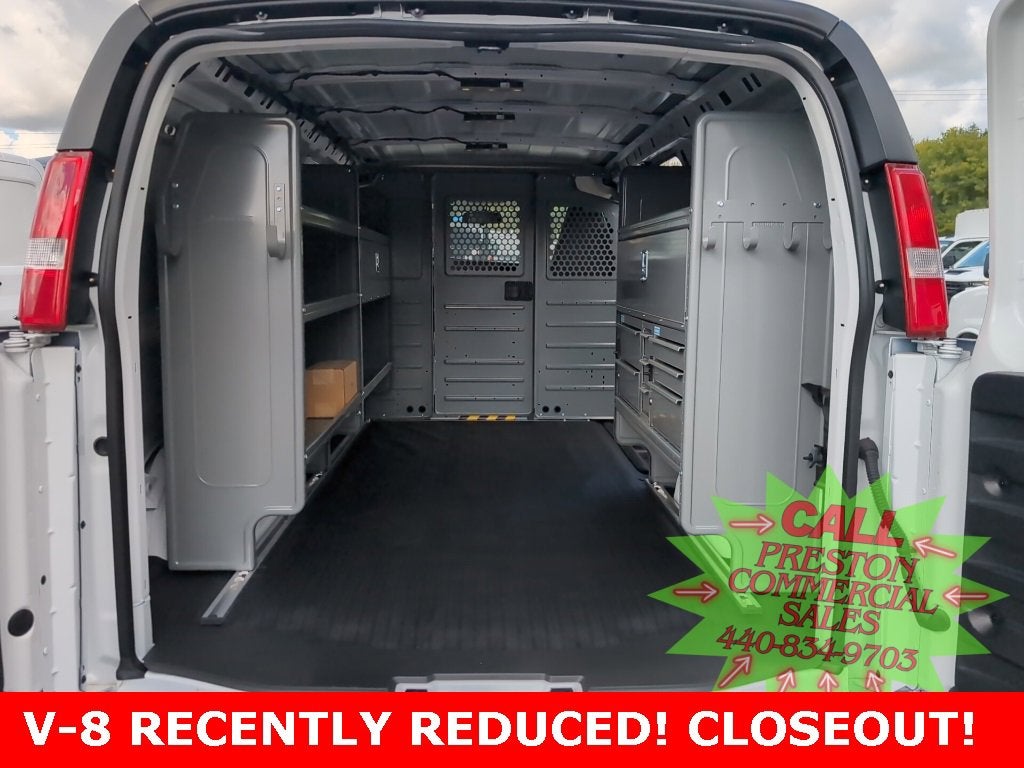 2025 Chevrolet Express Cargo 3500 WT