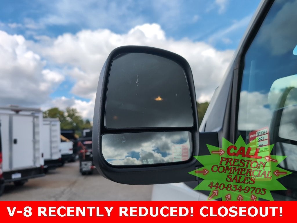 2025 Chevrolet Express Cargo 3500 WT